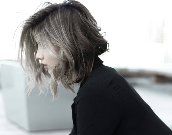 Maîtrisez votre routine capillaire: les meilleurs conseils pour dire adieu aux cheveux gras